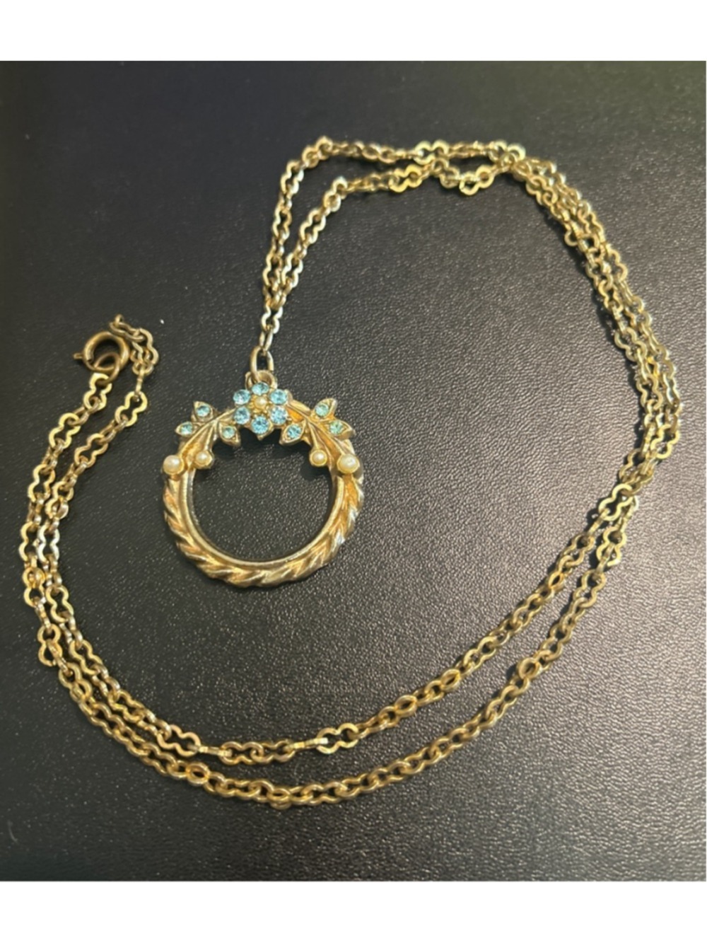 Women's vintage Gold Tone Necklace with Blue Rhinestones & faux pearl 26”